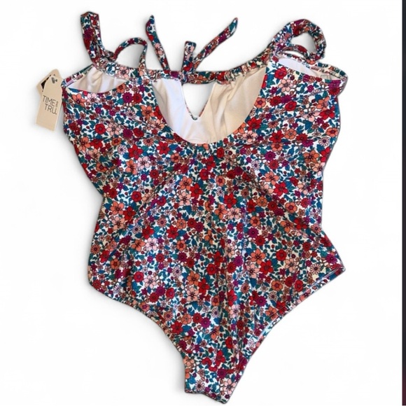 New with tags Time and Tru floral one-piece swimsuit in size XL (16–18). - Picture 5 of 8